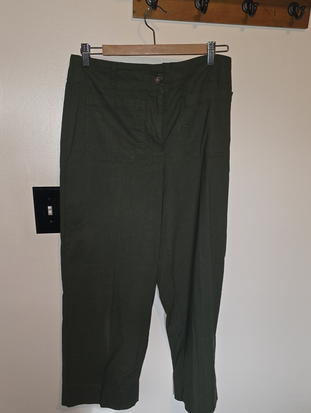 Olive Wide Leg Capri Sz 8